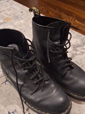 Men's Black Leather Dr Martens